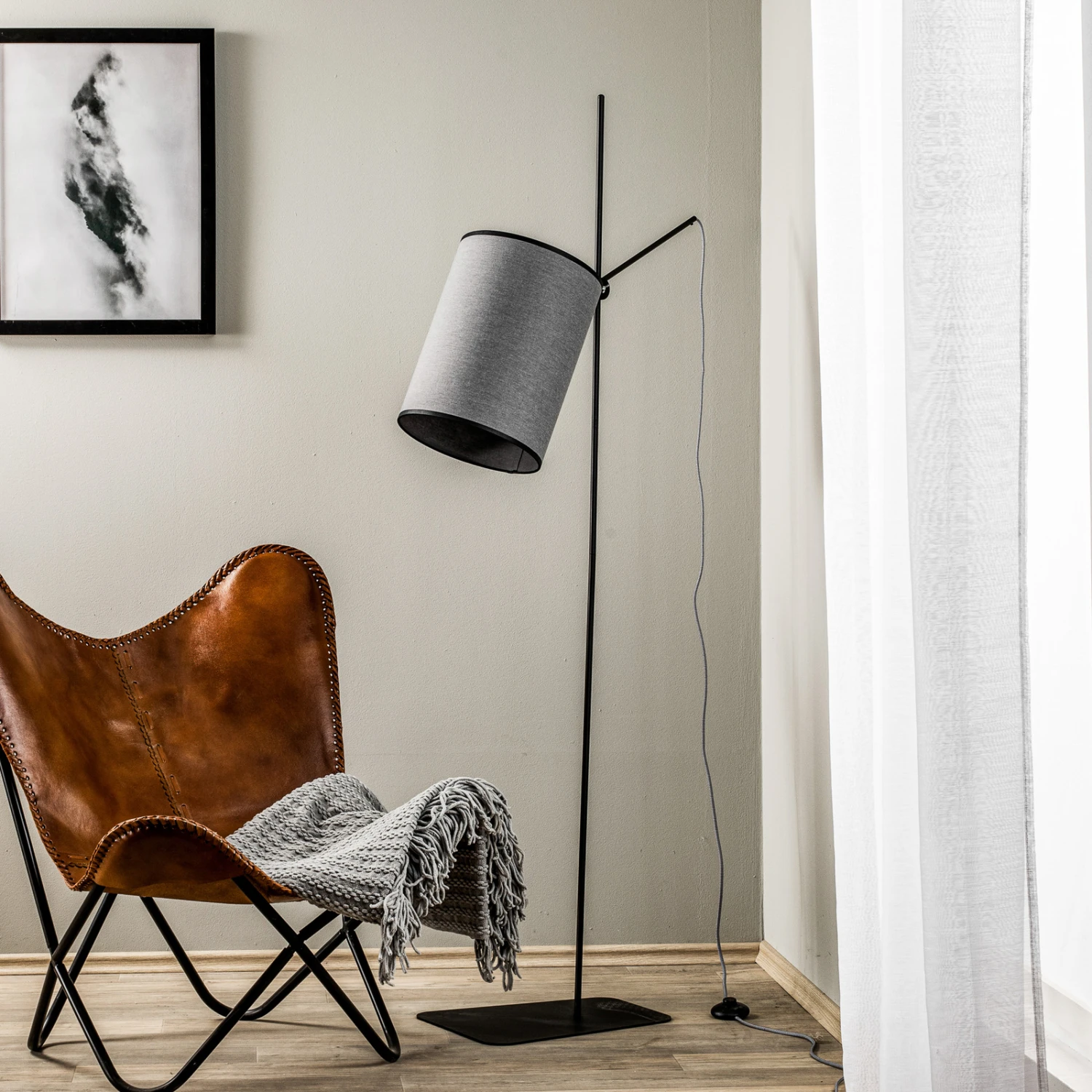 Lampadaire Zelda Avec Abat-jour Rond En Tissu Gris 4 Lampadaire Zelda Avec Abat-jour Rond En Tissu Gris – Image 2