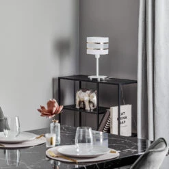 Lampe à Poser Helen Abat-jour Tissu Blanc-doré 13 Lampe à Poser Helen Abat-jour Tissu Blanc-doré -Sélectionnez Les Magasins D'Éclairage 4549238 2