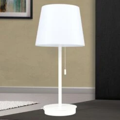 Lampe à Poser Ludwig Avec Port USB, Blanche -Sélectionnez Les Magasins D'Éclairage 7255708 1