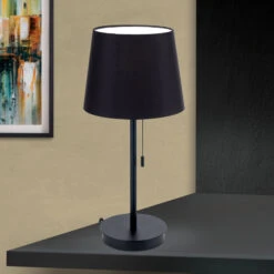 Lampe à Poser Ludwig Avec Port USB, Noire 13 Lampe à Poser Ludwig Avec Port USB, Noire -Sélectionnez Les Magasins D'Éclairage 7255709 3