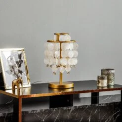 Lampe à Poser Ruben Avec Plaques De Nacre 12 Lampe à Poser Ruben Avec Plaques De Nacre -Sélectionnez Les Magasins D'Éclairage 8603241 2