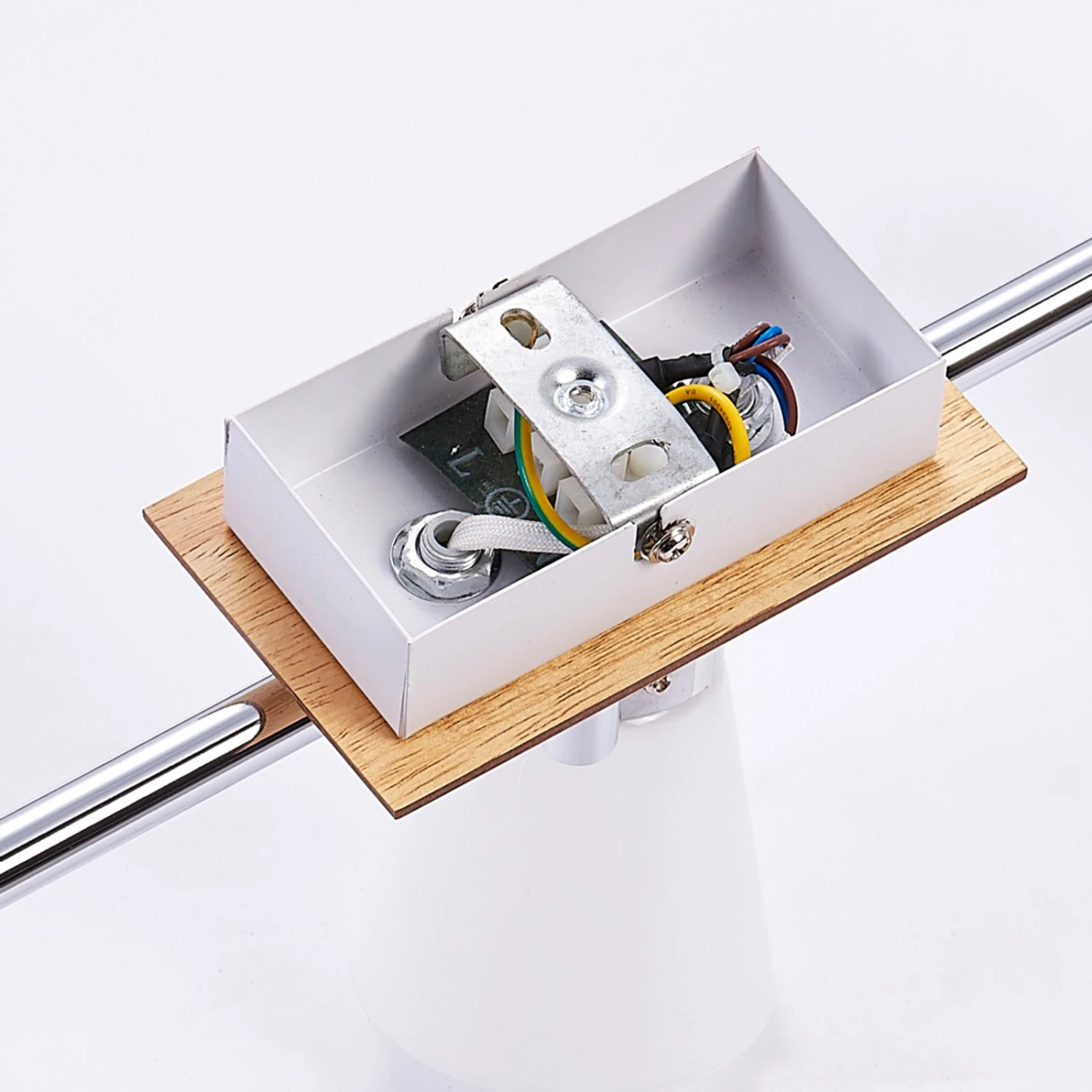 Vivica Plafonnier à 3 Lampes Avec éléments En Bois 10 Vivica Plafonnier à 3 Lampes Avec éléments En Bois – Image 8