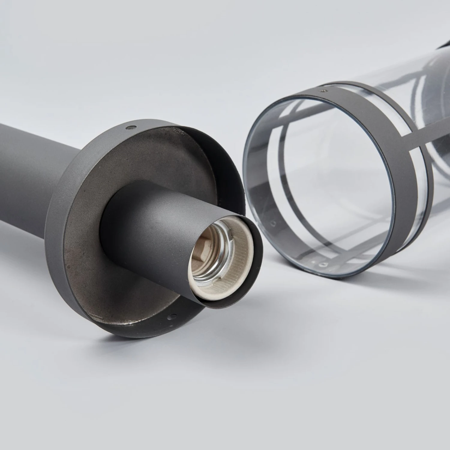 Borne Lumineuse Moderne Djori En Gris Foncé 8 Borne Lumineuse Moderne Djori En Gris Foncé – Image 6