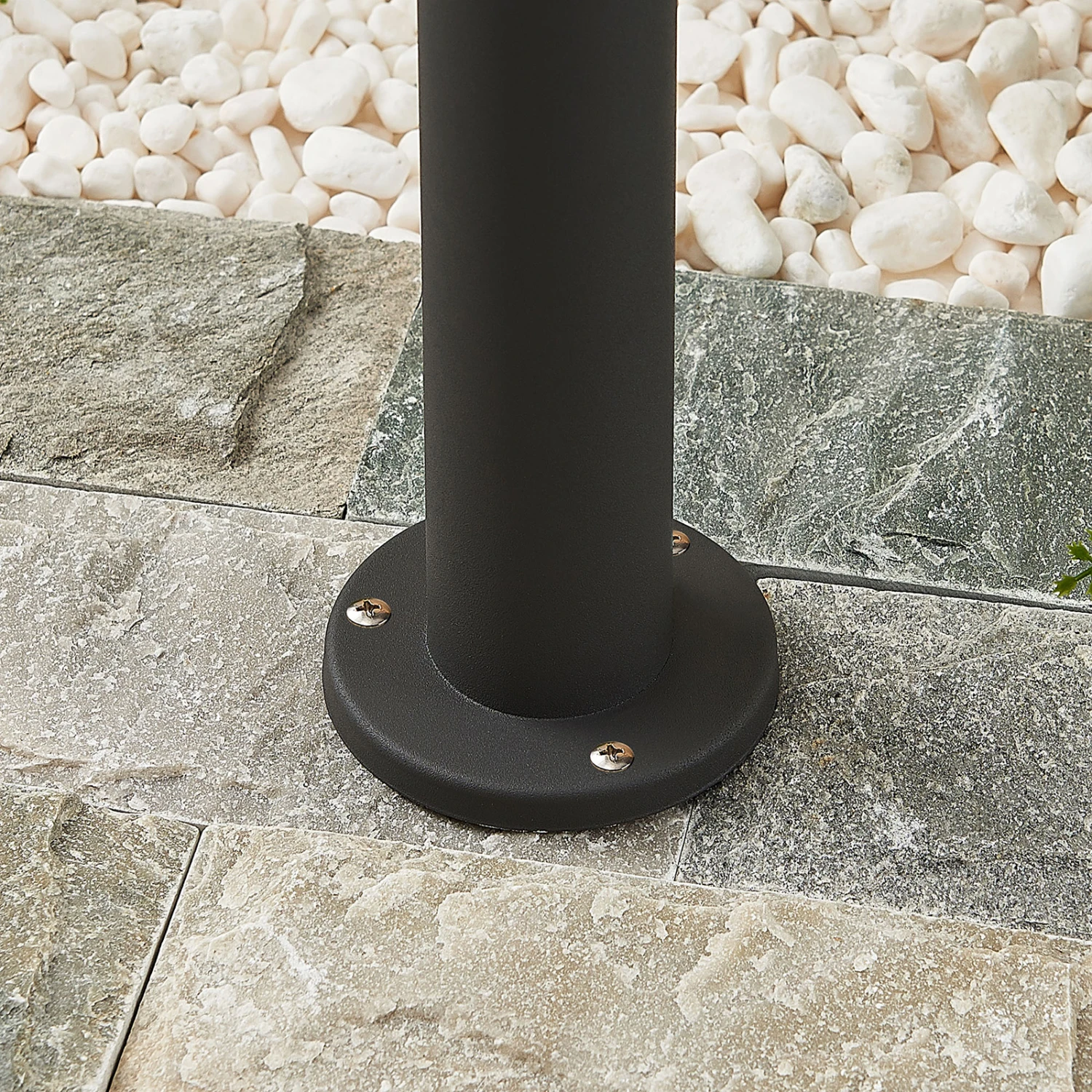 Lindby Yonan Borne Lumineuse Ronde E27, Gris Foncé 9 Lindby Yonan Borne Lumineuse Ronde E27, Gris Foncé – Image 7