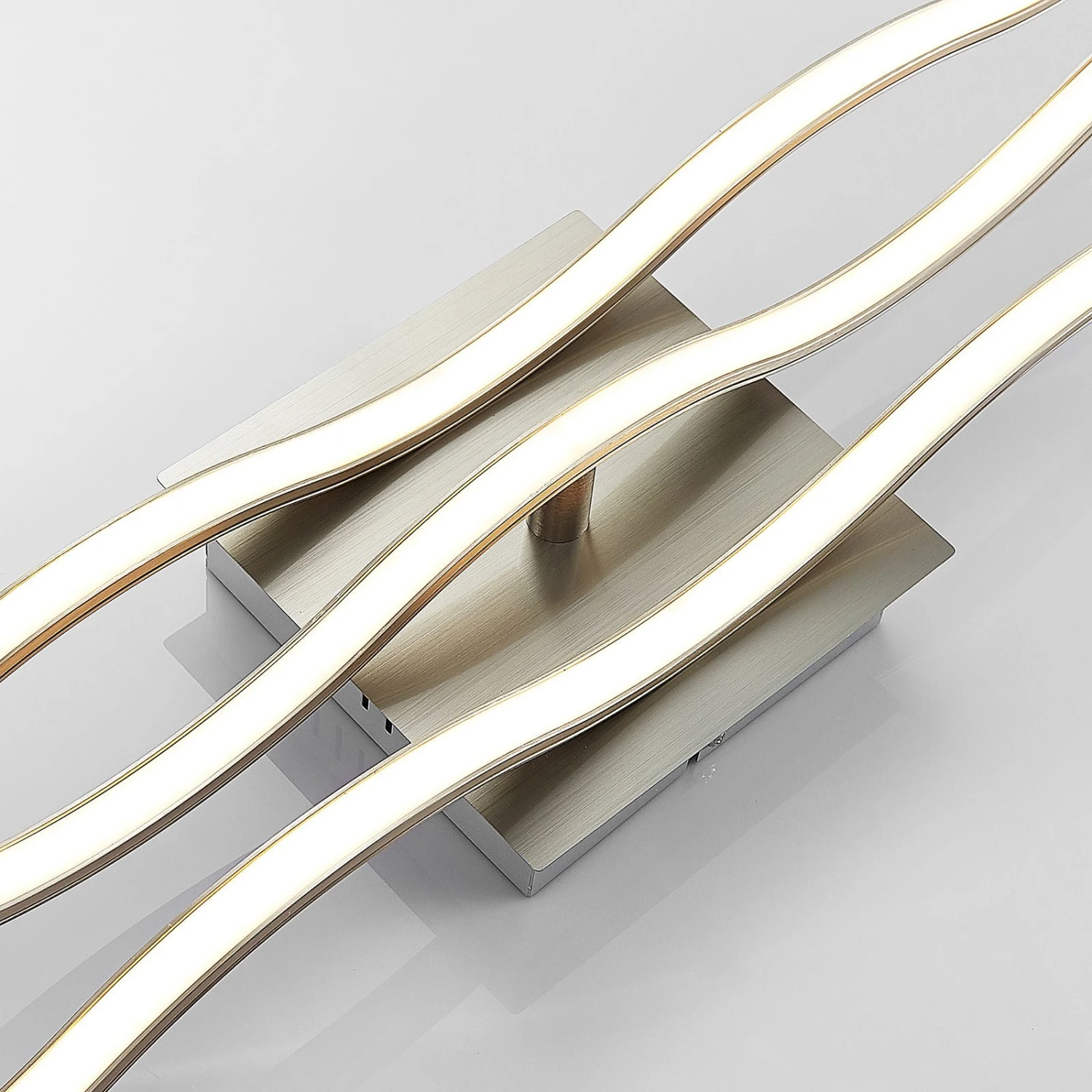 Plafonnier LED Safia à Trois Lampes, Forme Ondulée 8 Plafonnier LED Safia à Trois Lampes, Forme Ondulée – Image 6