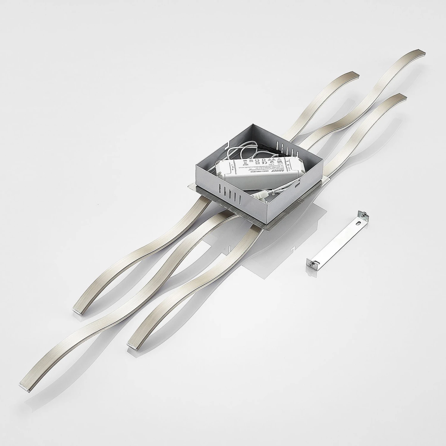 Plafonnier LED Safia à Trois Lampes, Forme Ondulée 10 Plafonnier LED Safia à Trois Lampes, Forme Ondulée – Image 8